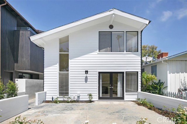 Building Photo - 427 Poinsettia Ave