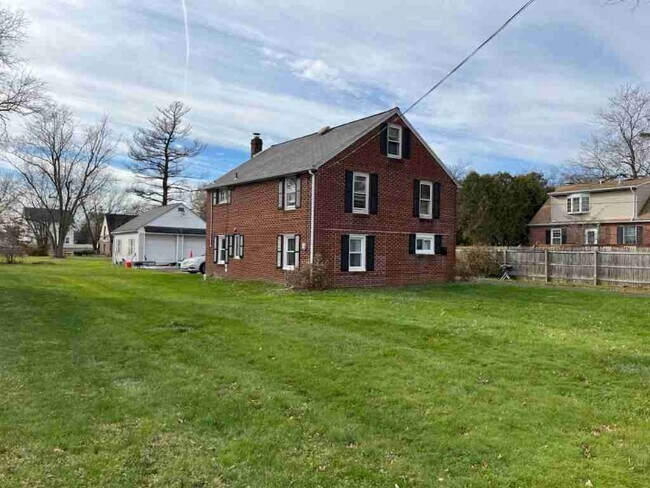 Photo - 518 Farview Ave