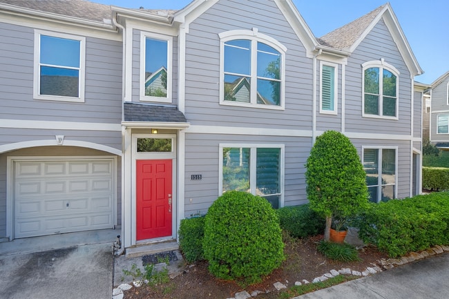 Building Photo - Location, Location! A Must-See Midtown Gem!