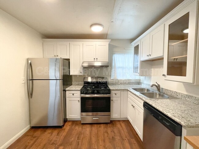 Building Photo - 426 Cortes St Unit 1/2
