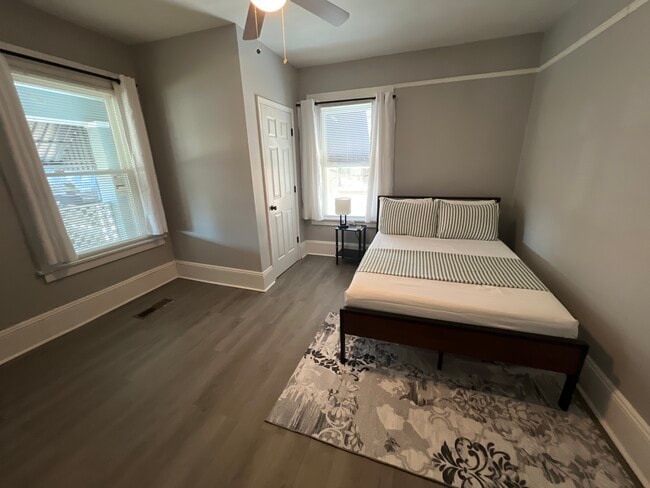 Photo - 1933 James Ave