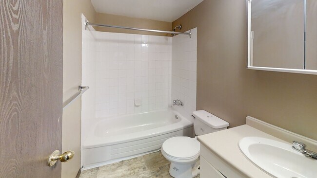 Photo - 5117-5144 44 St Unité 106