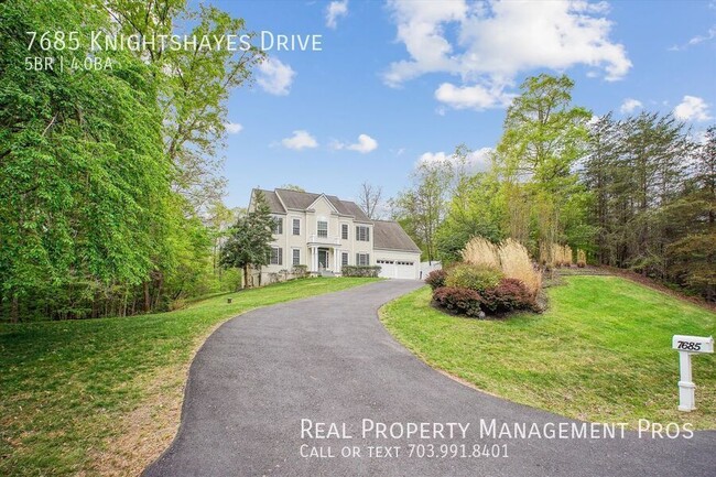 Photo - 7685 Knightshayes Dr House