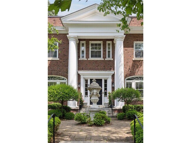 Photo - 1785 Dupont Ave S