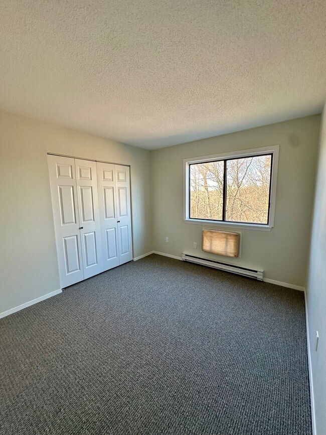 20 Pineview Dr Condo Unit 20D Condo for Rent in Branford, CT