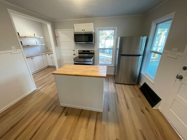 Photo - 184 N Washington St