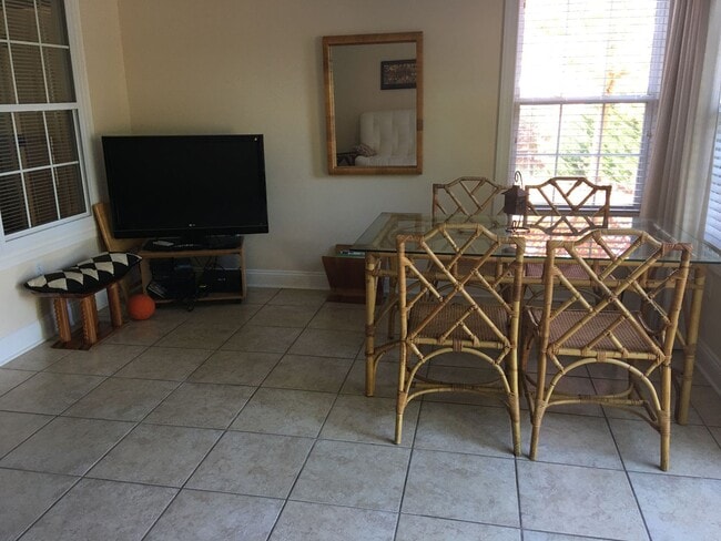 Photo - Oak Tree Townhome- One Level Living 3 Bed, 2 Bath Available March 1st!