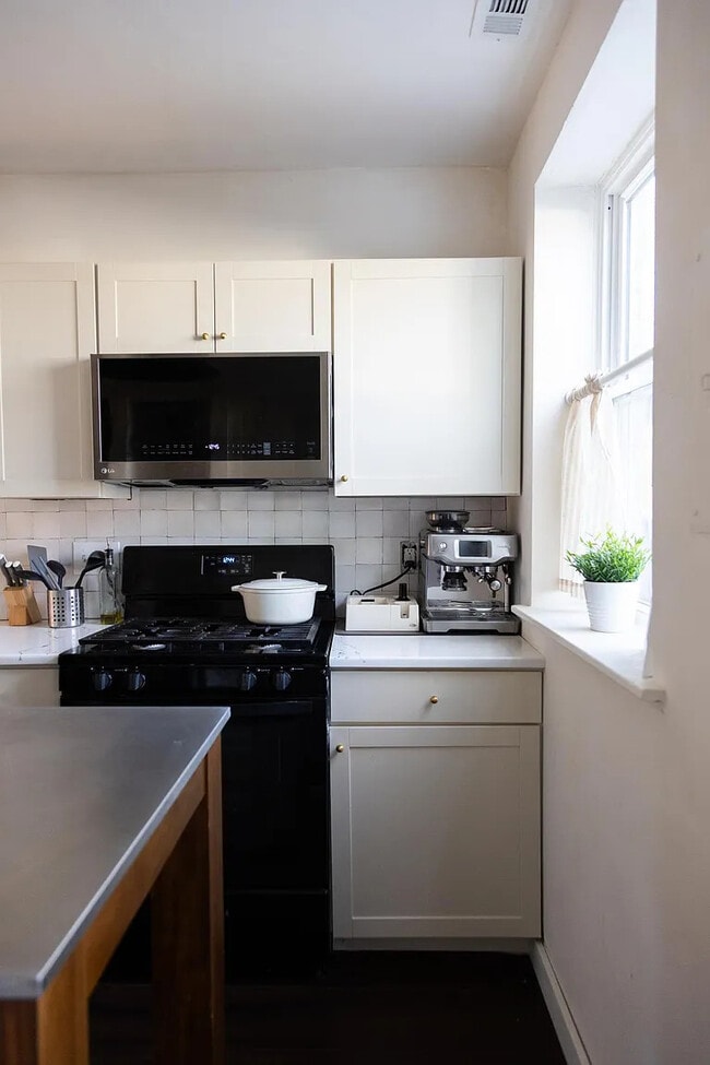 Building Photo - 1810 Idlewood Ave