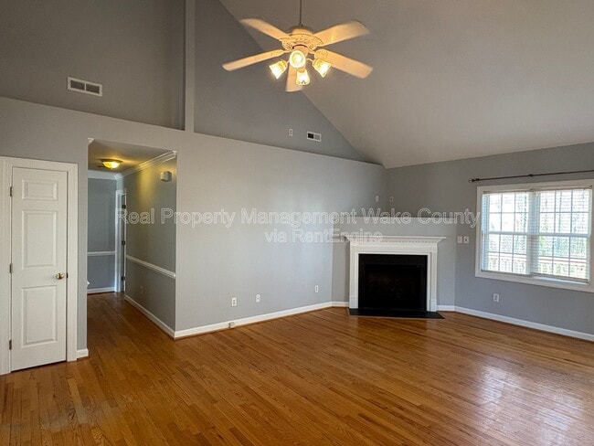 Photo - 828 Shackleton Rd