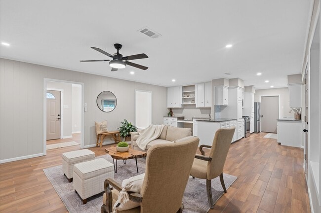 Photo - 16506 Rawhide Trail