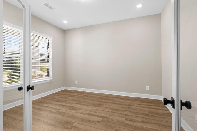 Photo - 18303 Bluebird Br Ln