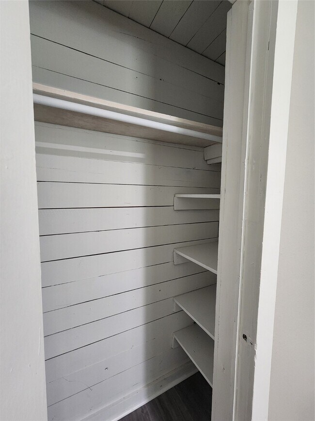 Photo - 6203 Hoffman St