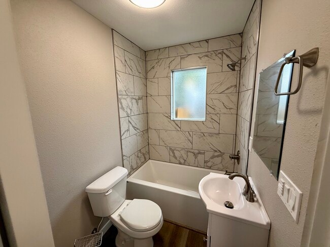 Photo - 1762 Evergreen Ave NE Unit 1762