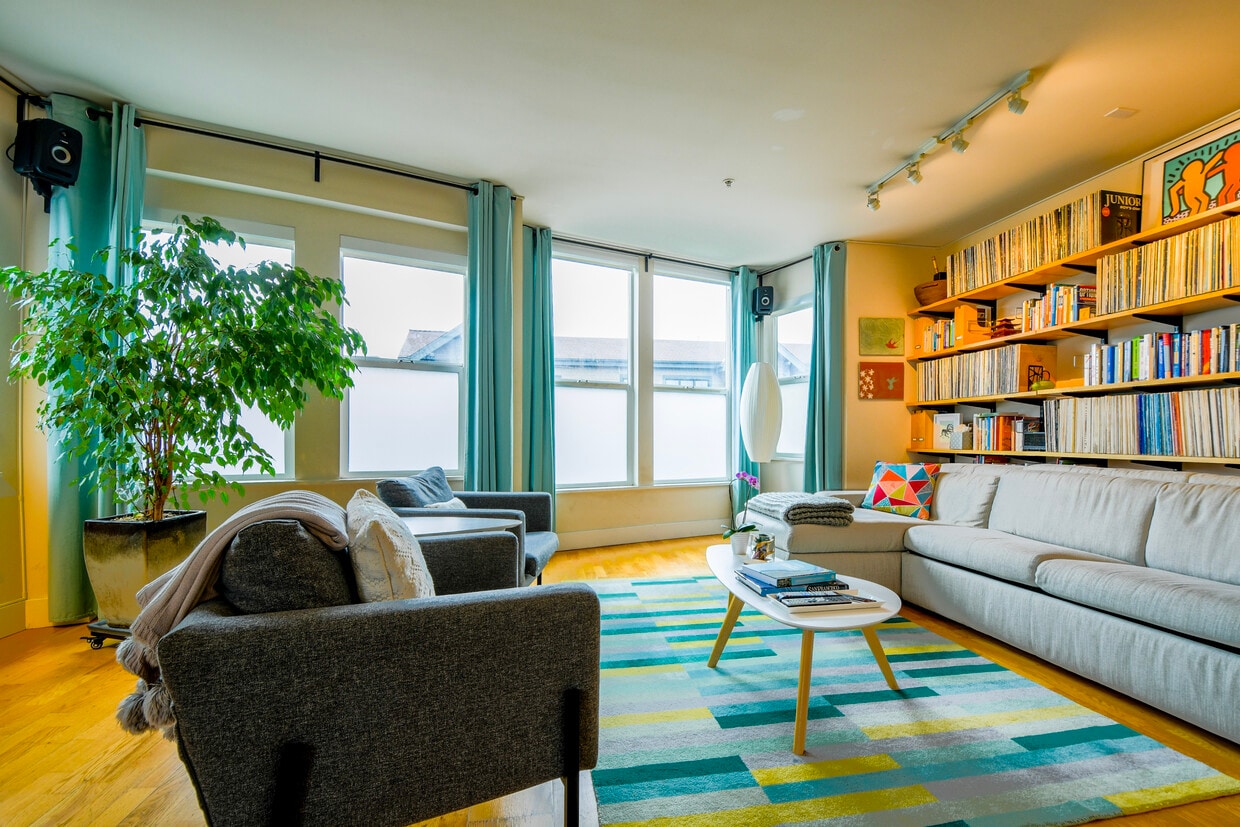Open Plan living room - 1171 Oak St (San Francisco, CA)