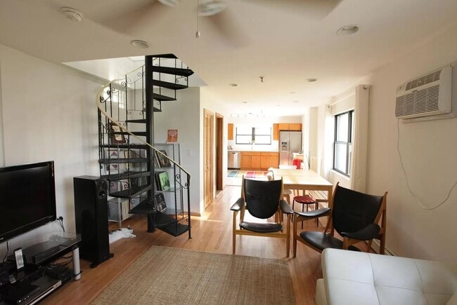 Photo - 4905 Park Ave Unit 4D