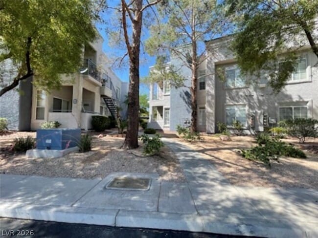 Building Photo - 2201 Ramsgate Dr Unit 915