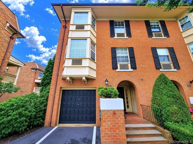 Building Photo - 13-15-15 Estates Ln Unit 1569
