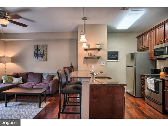 Building Photo - 135 Prospect St Unit 304