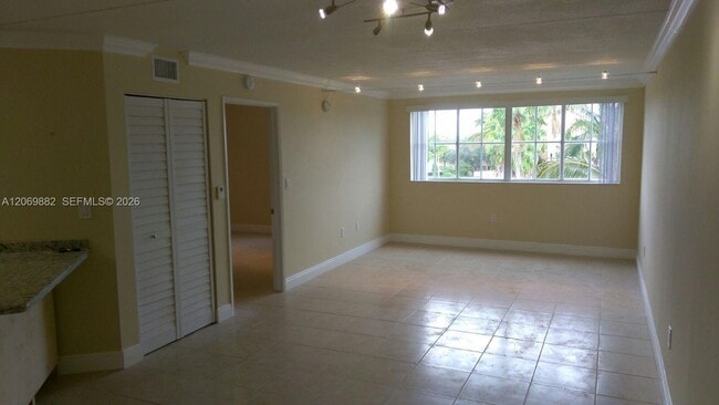 Photo - 6195 NW 186th St Unidad 417