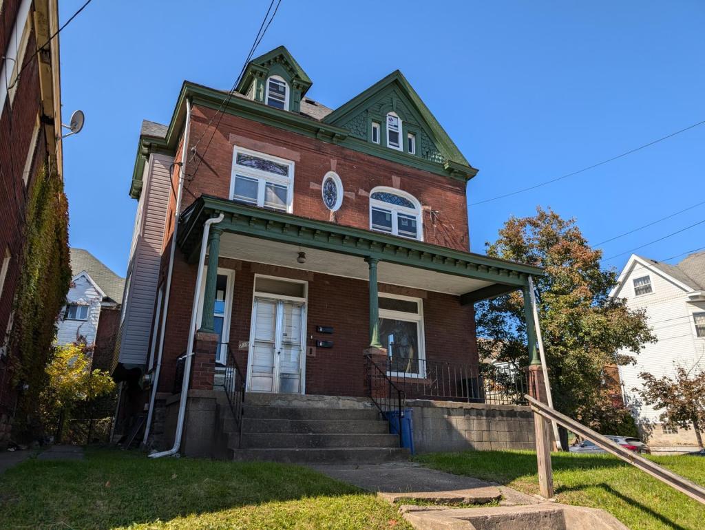 Photo - 719 N Lang Ave
