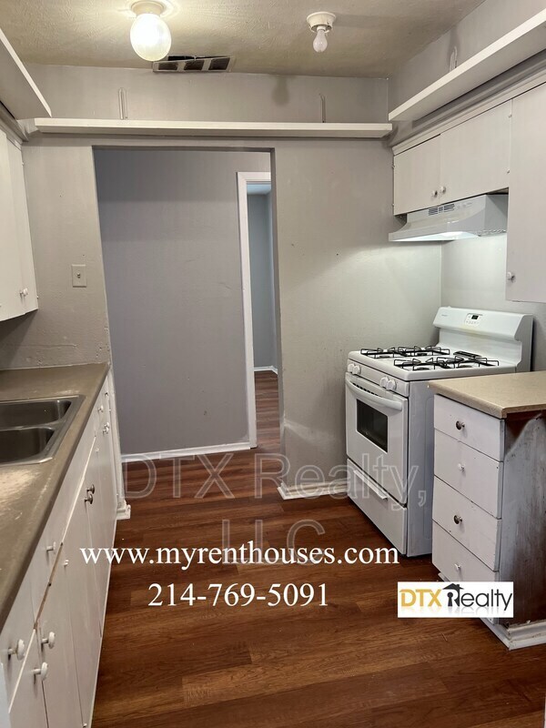 Photo - 4293 Leland College Dr