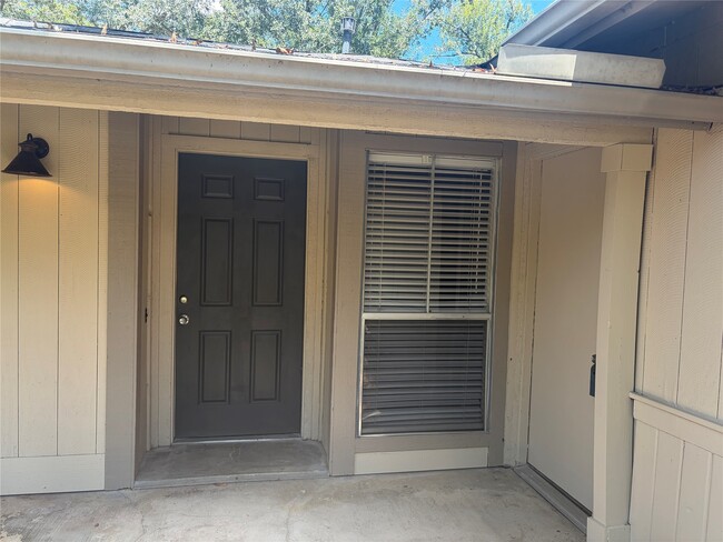 Photo - 9 Wolfhound Ln