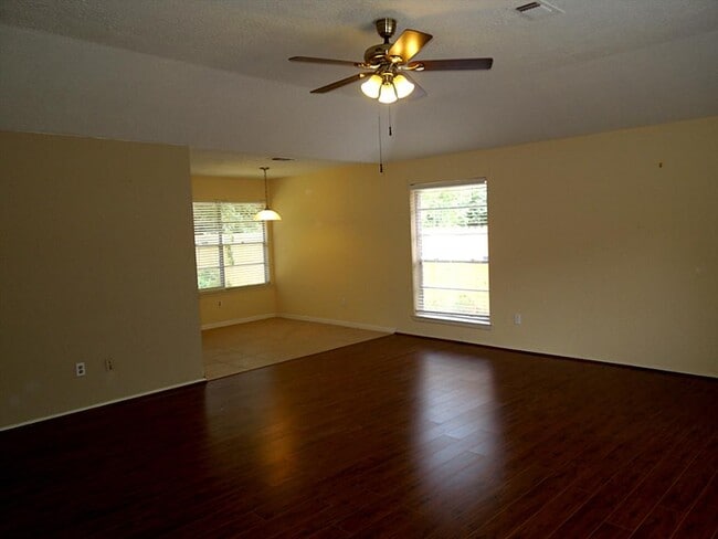 Photo - 6811 Renfro Dr