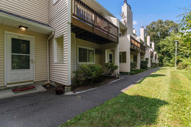 Building Photo - 8 Rose Ln Unit APT 10-5