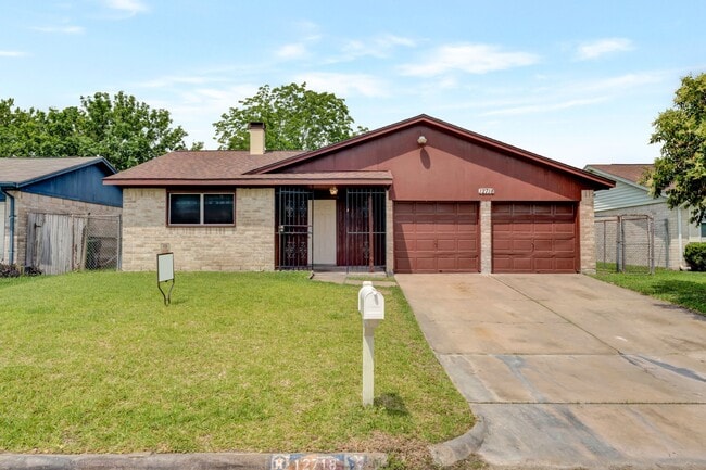 Building Photo - 12718 Panay Dr