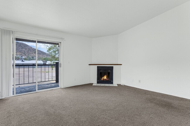 Building Photo - 10815 N 15th Ln Unit 3