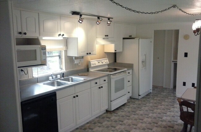 Photo - 17307 Brinkerhoff Ln