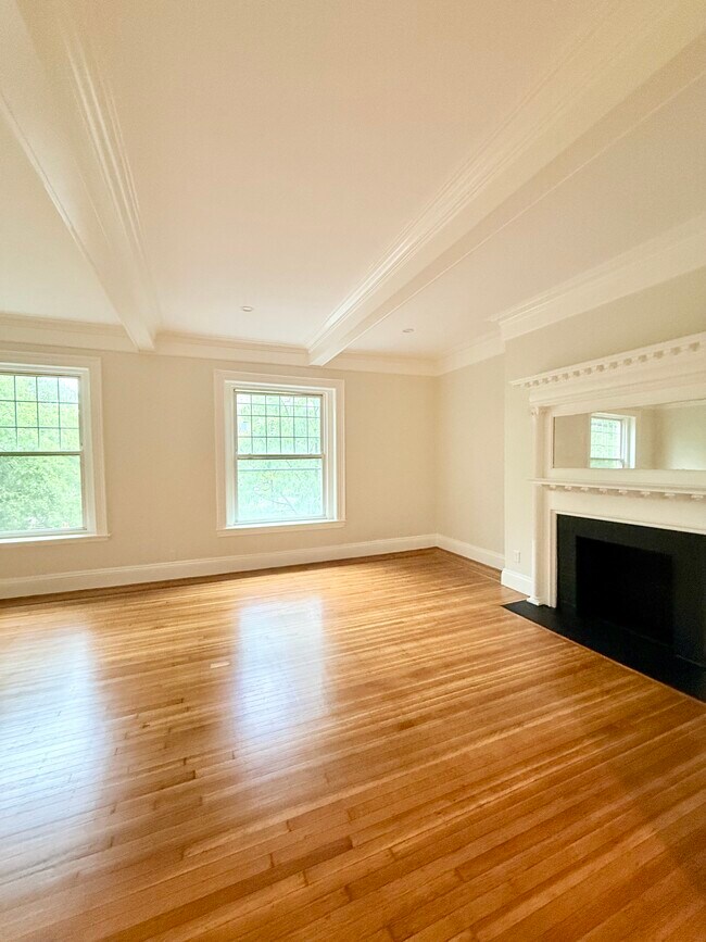 Photo - 1726 Beacon St