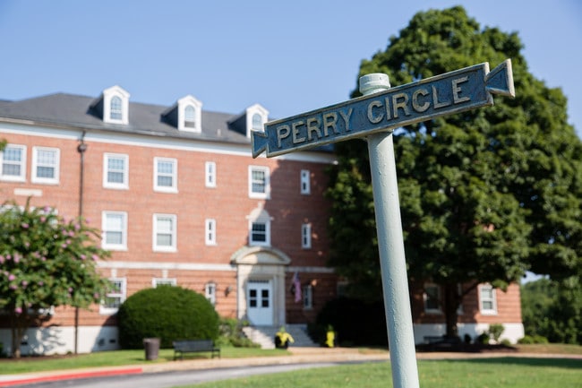 Photo - Perry Circle Apartments