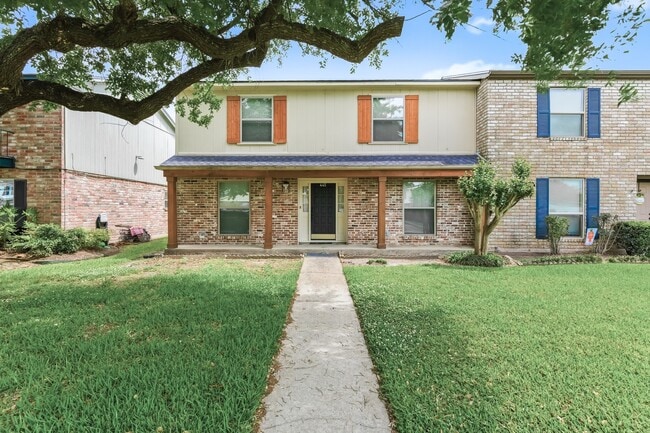 Building Photo - 445 Longmeadow Dr