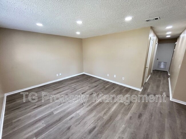 Photo - 467 Lombard St Unit 467 Lombard St #2C