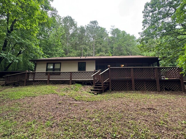 3 Bedrooms, 2 Bathrooms - Home in Lindale! - 3 Bedrooms, 2 Bathrooms - Home in Lindale!