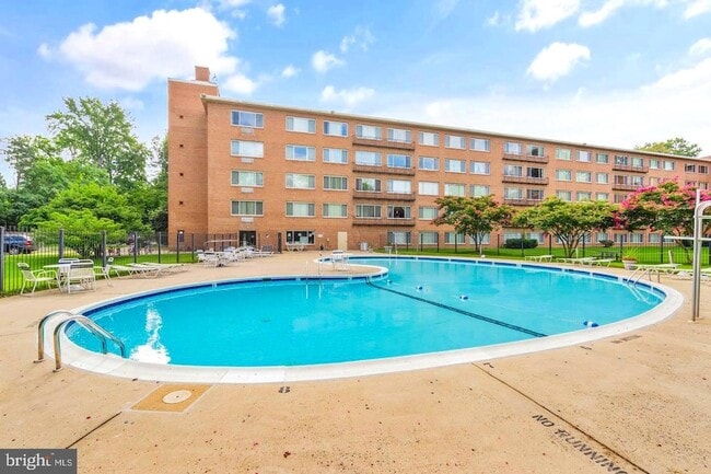 Photo - 10570 Main St Condo Unit 104