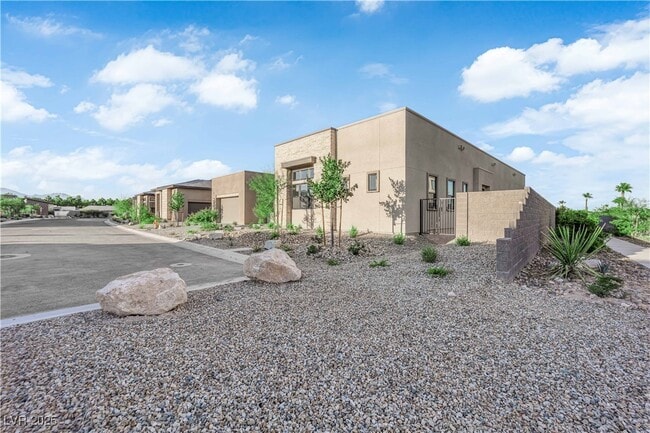 Photo - 4792 Outlook Peak St