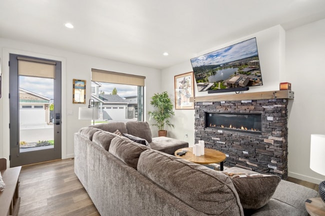 Photo - 3242 N Rosalia Rd