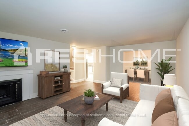 Photo - 428 Raintree Dr