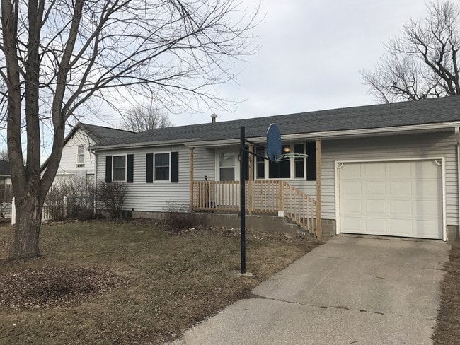 Building Photo - 610 7th St Rental