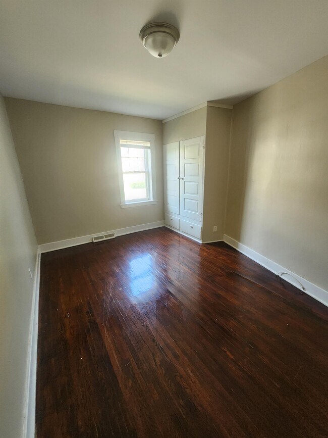 Photo - 242-252 Delaware Rd