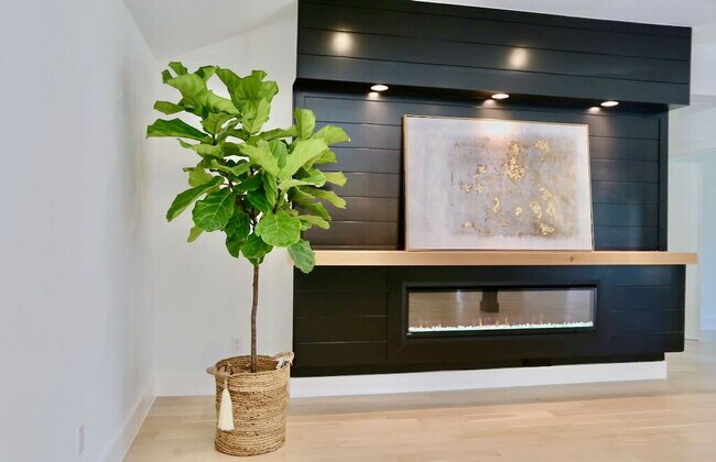 Executive Lease Near Preston Hollow  - Chef's Kitchen, Gated Drive & Spacious Patio