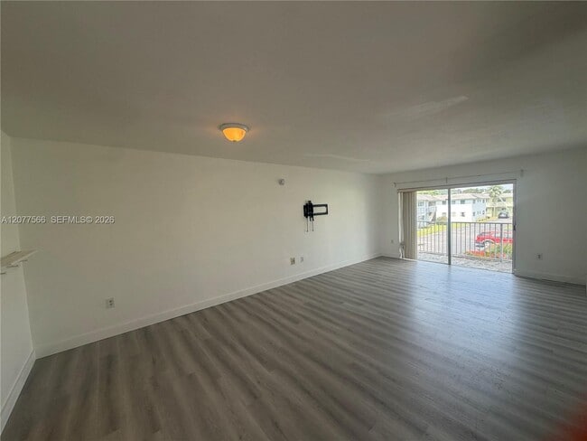 7590 SW 82nd St Unit F221