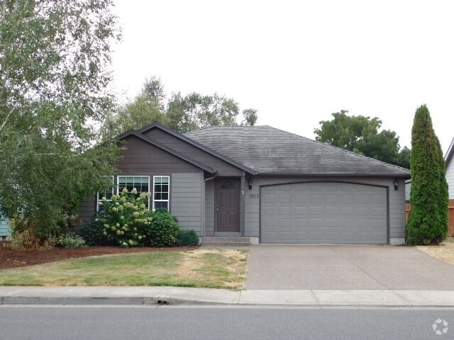 Building Photo - 3Bd/2Ba Single Story House - Available Soon!