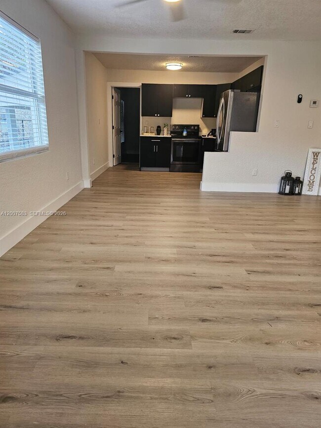 Photo - 1865 NW 45th St