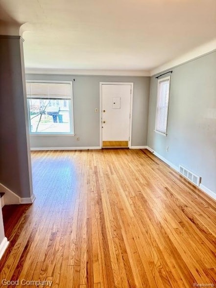 Photo - 319 S Pleasant St