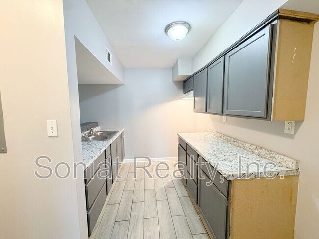 7721 S Coronet Ct Unit D