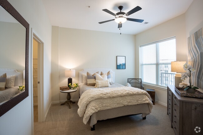 1BR, 1BA - 794 SF