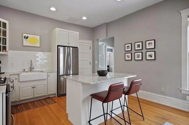 Photo - 415 6th St SE Apartment Unit 1